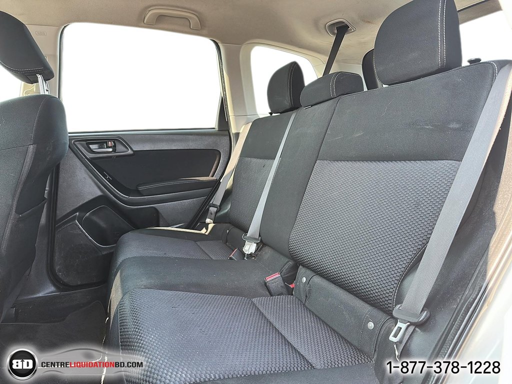 Subaru Forester I manuelle 6 vitesses 2015 à Granby, Québec - 13 - w1024h768px