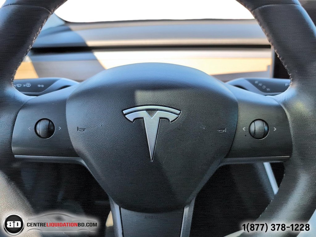 2019 Tesla Model 3 STANDARD PLUS RWD in Granby, Quebec - 17 - w1024h768px