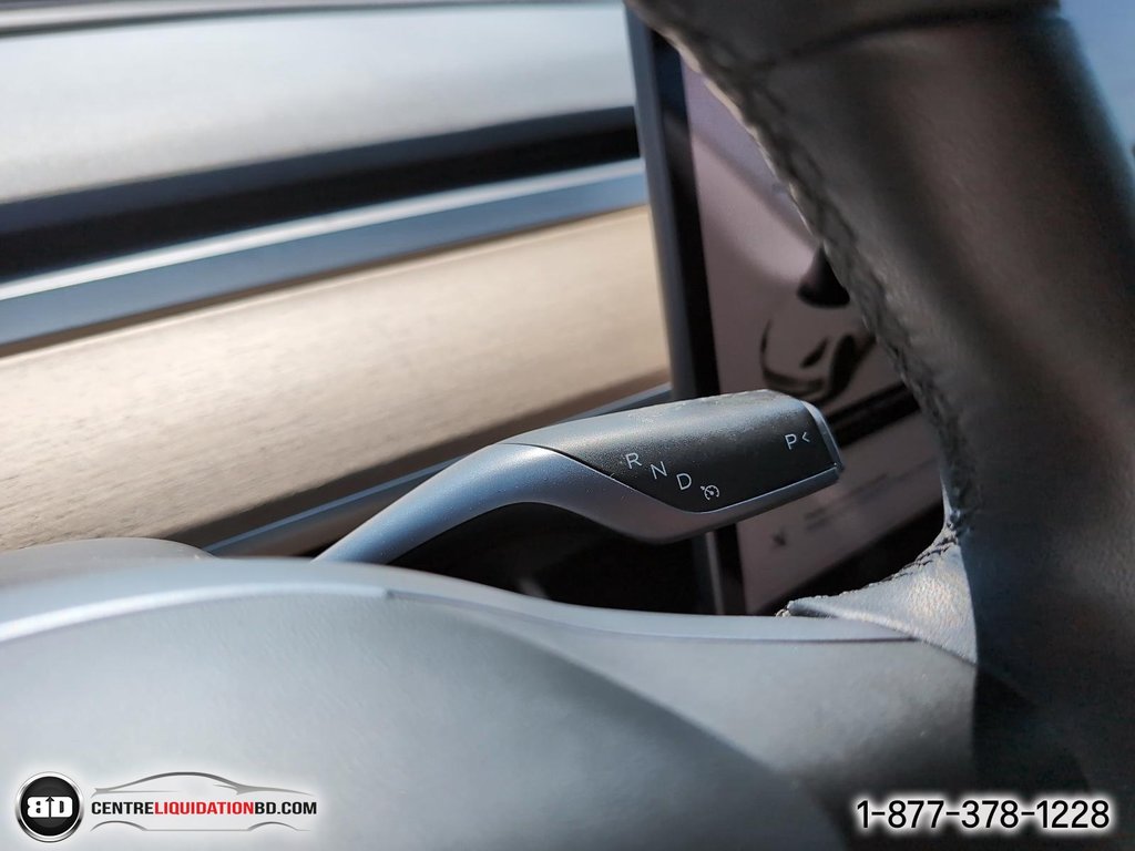 2020 Tesla MODEL 3 Standard Range Plus in Granby, Quebec - 19 - w1024h768px