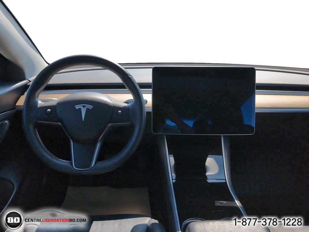 2020 Tesla MODEL 3 Standard Range Plus in Granby, Quebec - 14 - w1024h768px