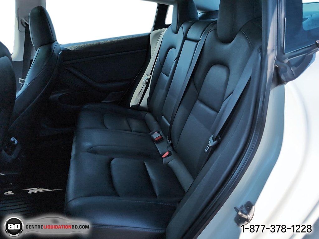 2020 Tesla MODEL 3 Standard Range Plus in Granby, Quebec - 13 - w1024h768px
