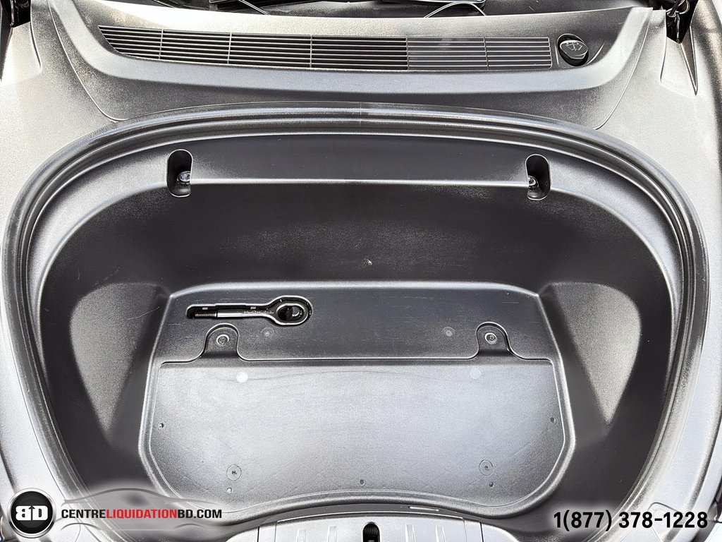 2020 Tesla Model 3 Standard Range Plus in Granby, Quebec - 13 - w1024h768px
