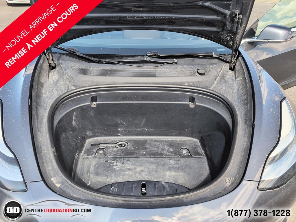 2020 Tesla Model 3 Standard Range Plus in Granby, Quebec - 12 - w1024h768px