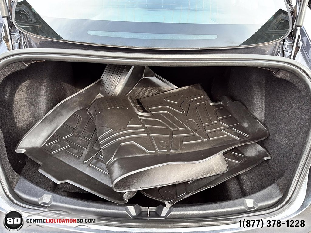 2020 Tesla Model 3 Standard Range Plus in Granby, Quebec - 11 - w1024h768px