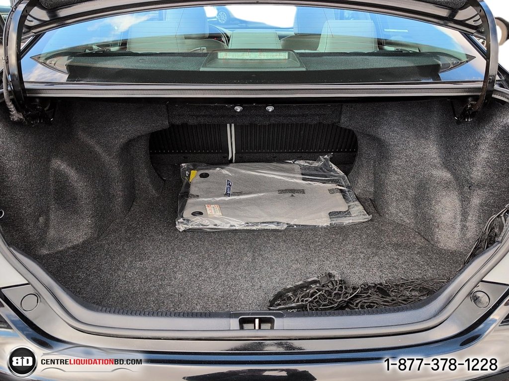 2012 Toyota Camry XLE V6 in Granby, Quebec - 11 - w1024h768px