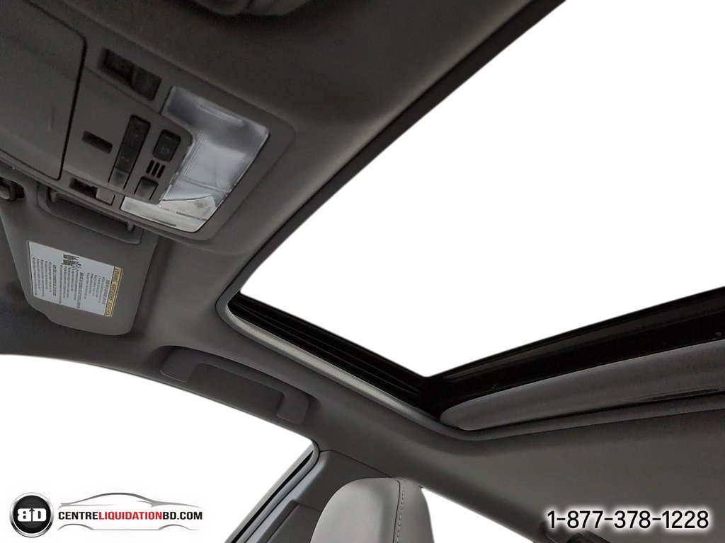 2012 Toyota Camry XLE V6 in Granby, Quebec - 21 - w1024h768px