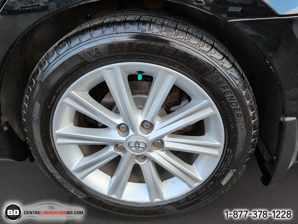 2012 Toyota Camry XLE V6 in Granby, Quebec - 12 - w1024h768px