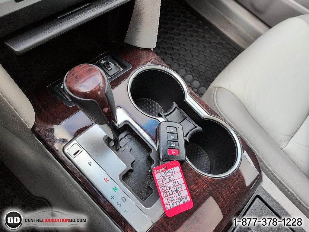 2012 Toyota Camry XLE V6 in Granby, Quebec - 20 - w1024h768px