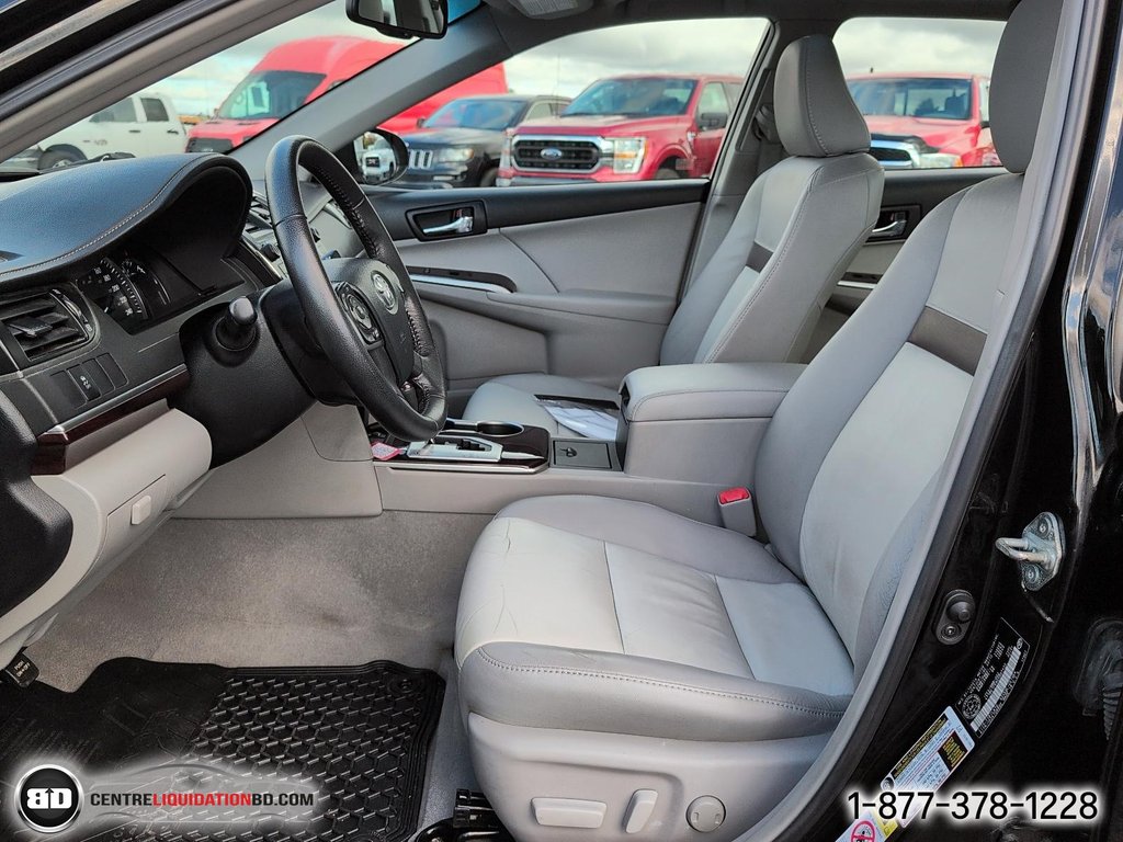 2012 Toyota Camry XLE V6 in Granby, Quebec - 13 - w1024h768px