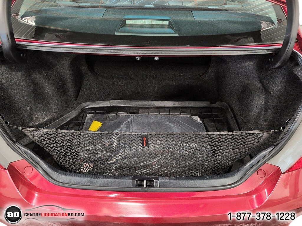 2017 Toyota Camry XSE V6 3.5L in Granby, Quebec - 11 - w1024h768px