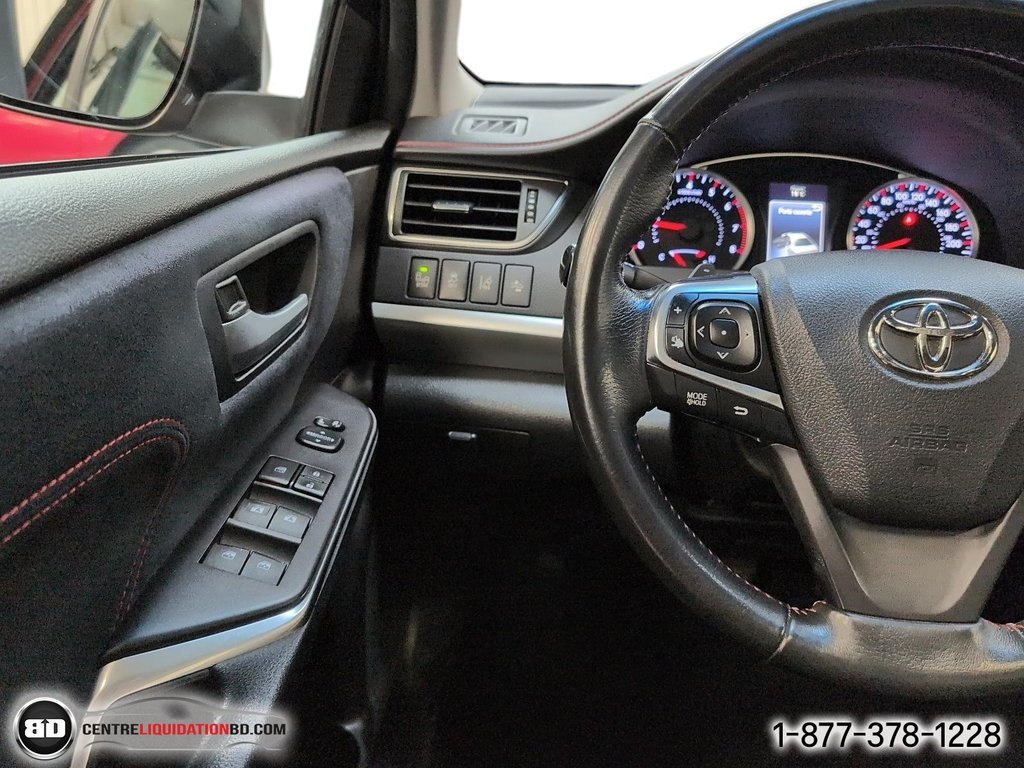 2017 Toyota Camry XSE V6 3.5L in Granby, Quebec - 16 - w1024h768px