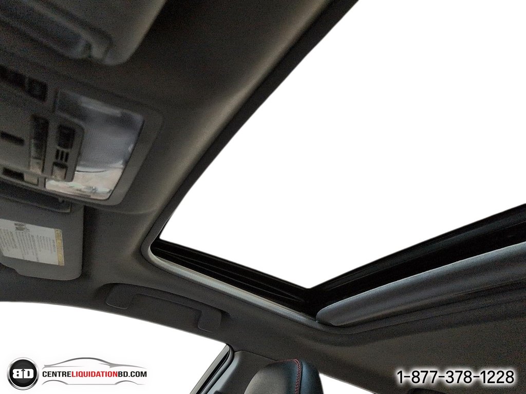 2017 Toyota Camry XSE V6 3.5L in Granby, Quebec - 21 - w1024h768px