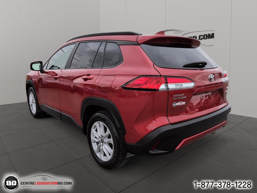 2022 Toyota COROLLA CROSS LE in Granby, Quebec - 9 - w1024h768px