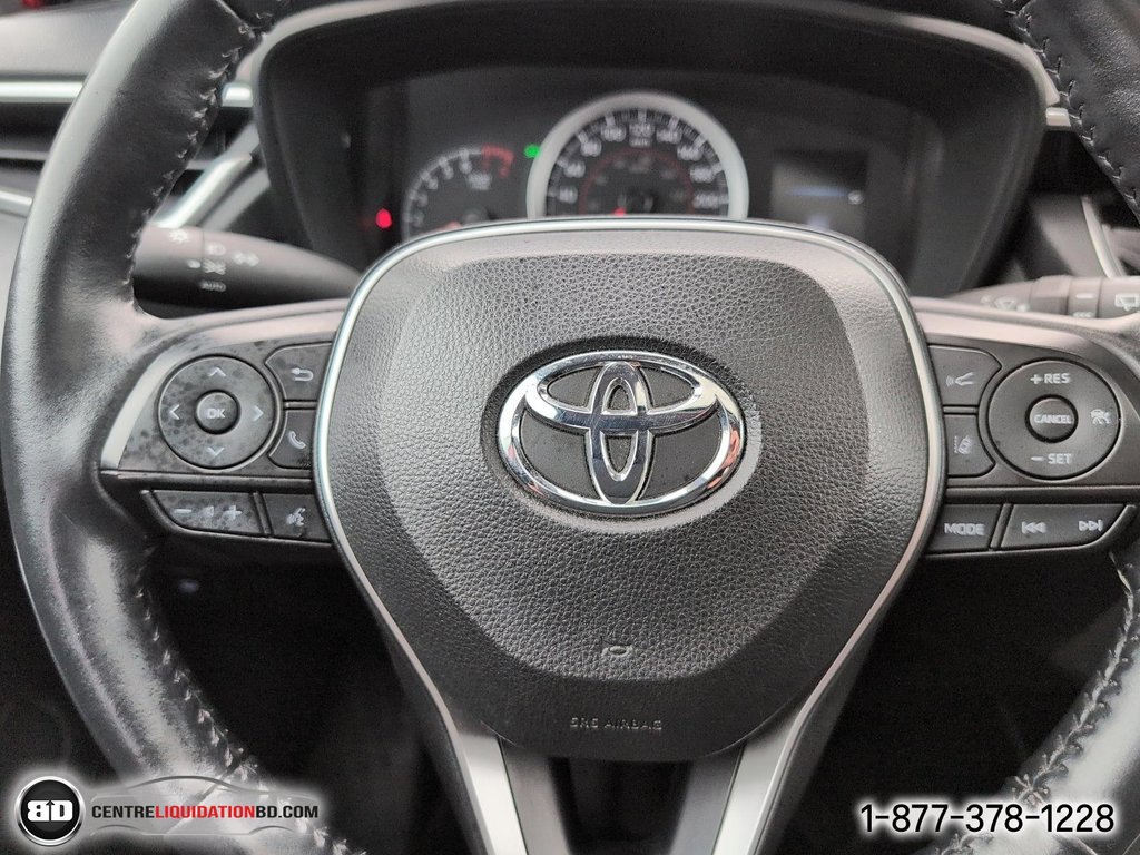 2022 Toyota COROLLA CROSS LE in Granby, Quebec - 17 - w1024h768px