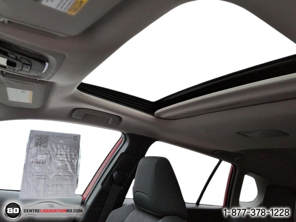 2022 Toyota COROLLA CROSS LE in Granby, Quebec - 22 - w1024h768px