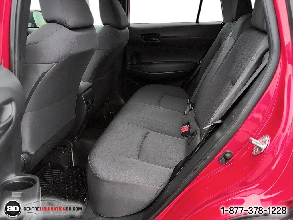 2022 Toyota COROLLA CROSS LE in Granby, Quebec - 14 - w1024h768px