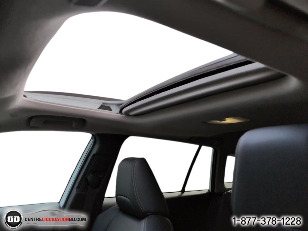 Toyota COROLLA CROSS XLE AWD 2023 à Granby, Québec - 19 - w1024h768px
