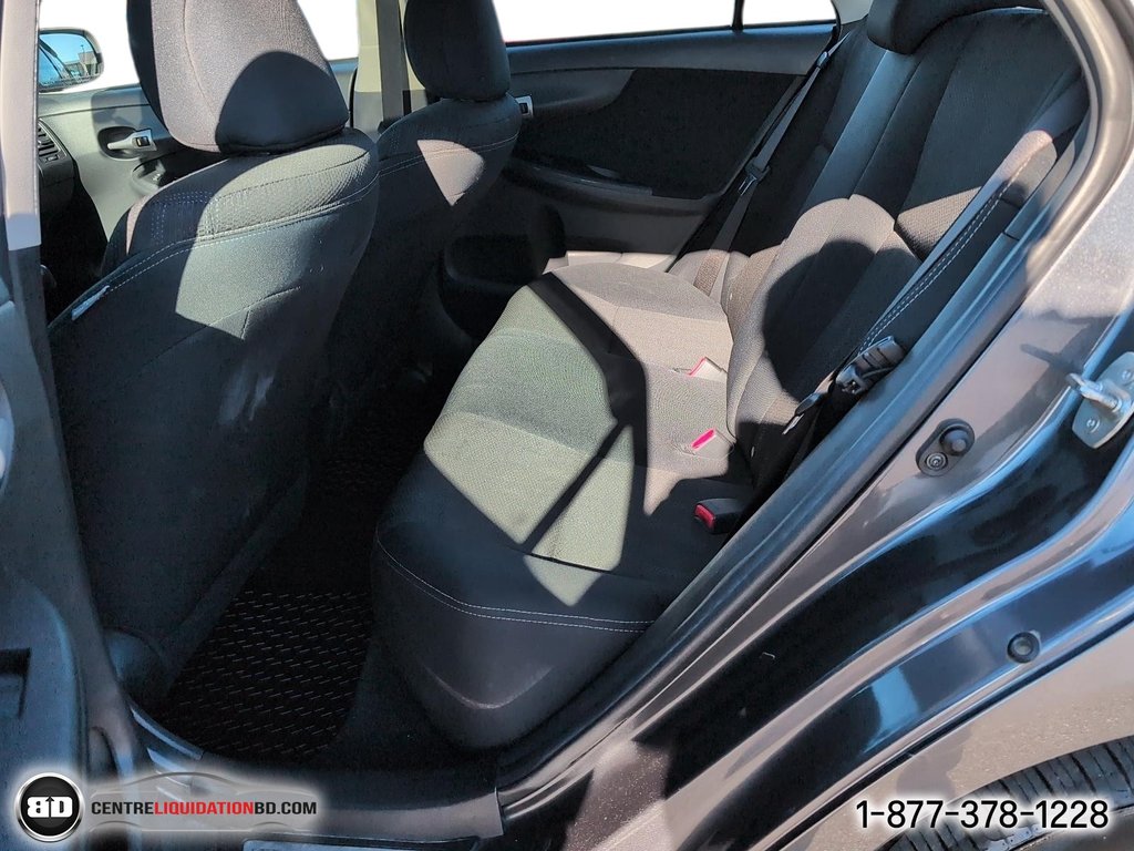 2013 Toyota Corolla in Granby, Quebec - 14 - w1024h768px