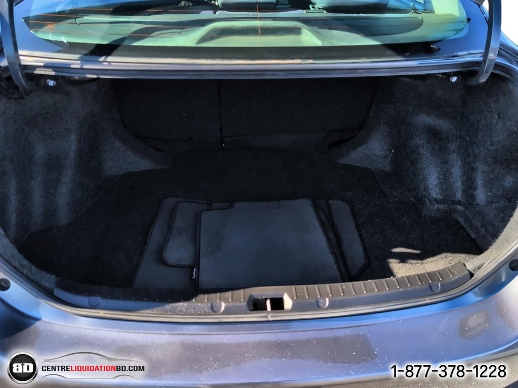 2013 Toyota Corolla in Granby, Quebec - 11 - w1024h768px