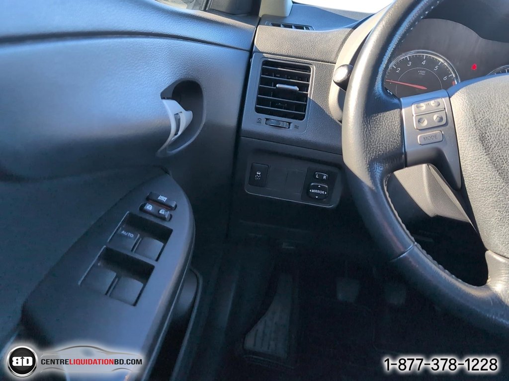 2013 Toyota Corolla in Granby, Quebec - 16 - w1024h768px