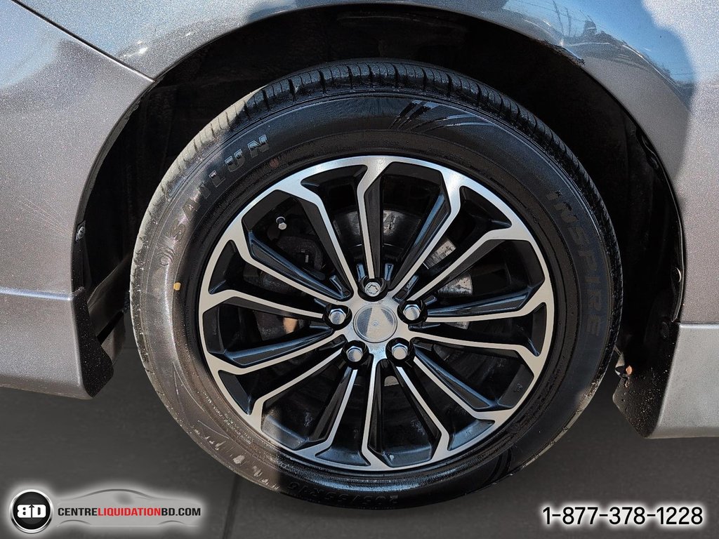 2013 Toyota Corolla in Granby, Quebec - 12 - w1024h768px