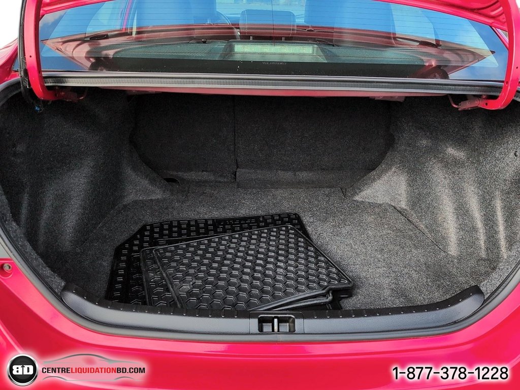 2015 Toyota Corolla S MANUELLE in Granby, Quebec - 11 - w1024h768px