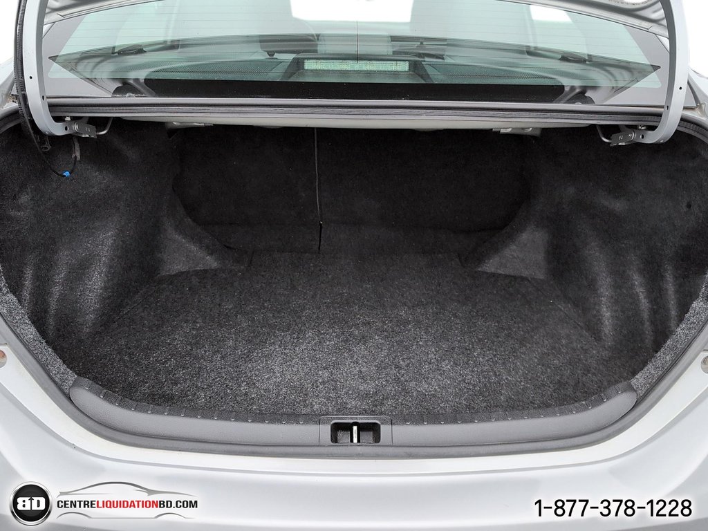 2015 Toyota Corolla CE in Granby, Quebec - 11 - w1024h768px