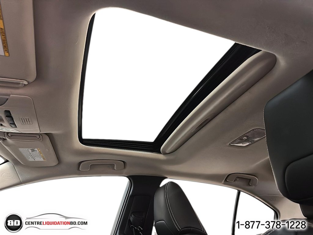 2020 Toyota Corolla XLE in Granby, Quebec - 20 - w1024h768px