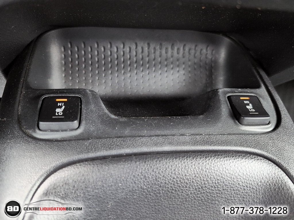2020 Toyota Corolla in Granby, Quebec - 18 - w1024h768px