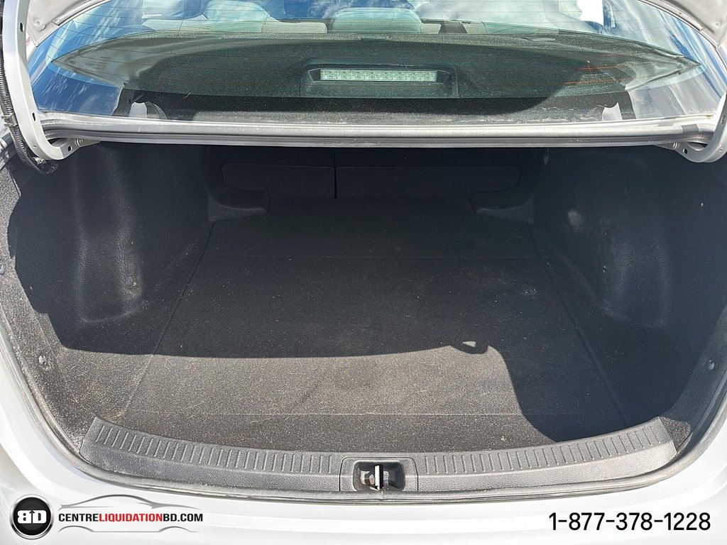 2021 Toyota Corolla L in Granby, Quebec - 9 - w1024h768px