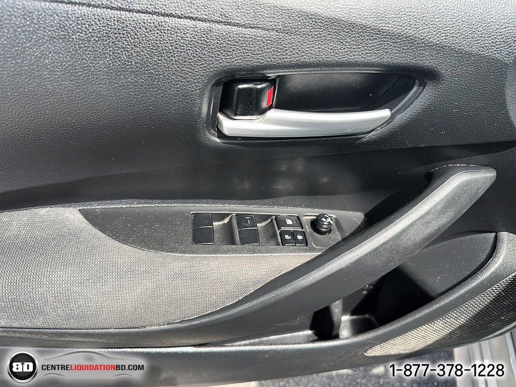 2021 Toyota Corolla L in Granby, Quebec - 14 - w1024h768px