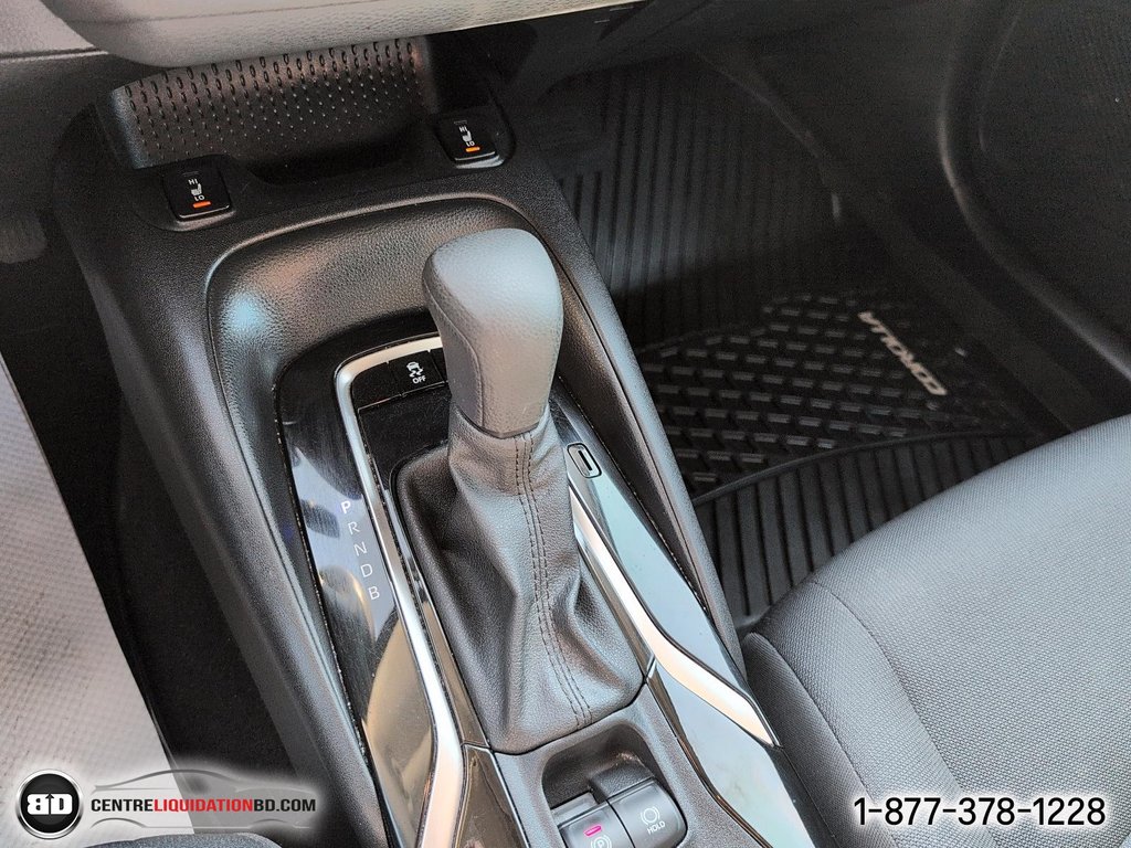 2021 Toyota Corolla in Granby, Quebec - 17 - w1024h768px