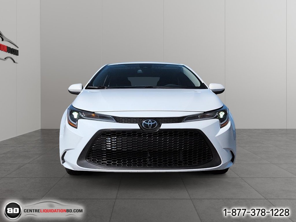 2021 Toyota Corolla in Granby, Quebec - 2 - w1024h768px