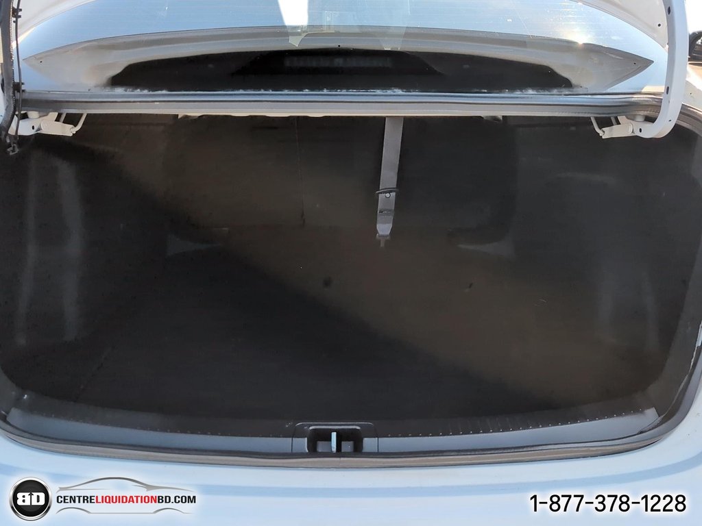 2021 Toyota Corolla in Granby, Quebec - 9 - w1024h768px