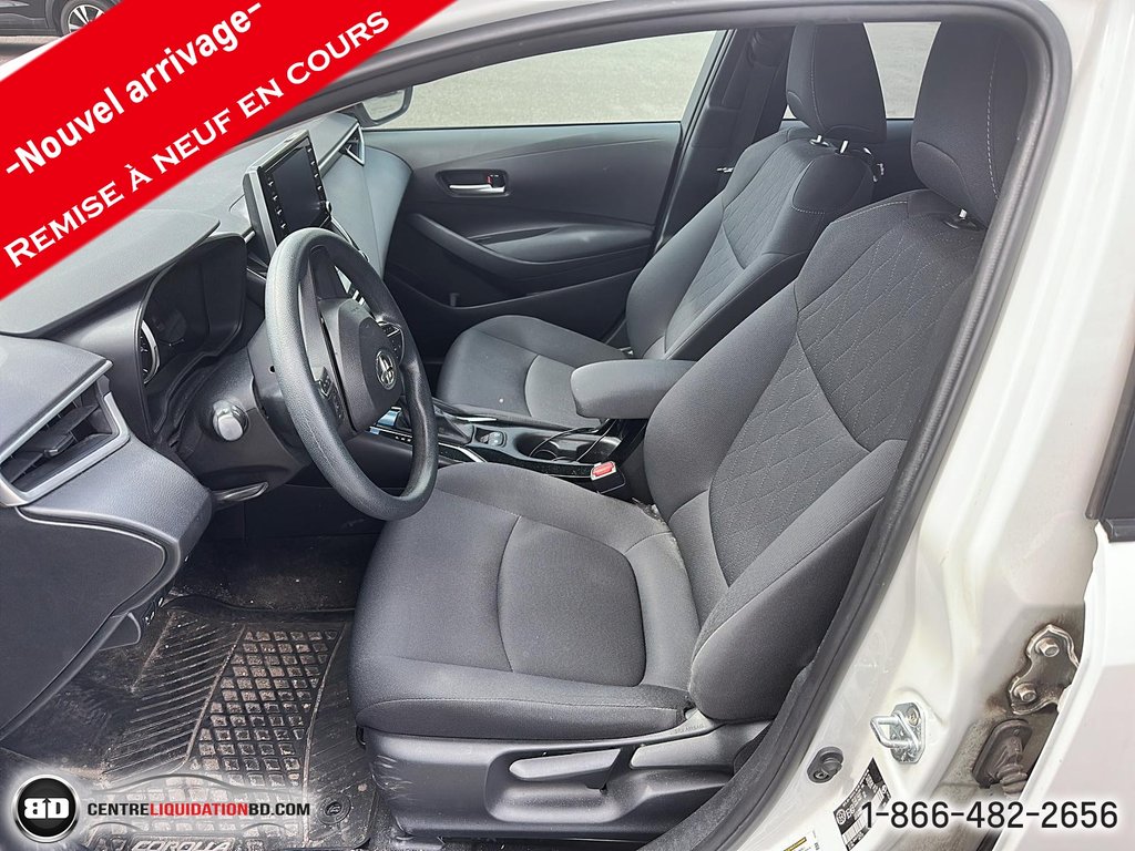 2021 Toyota Corolla LE in Granby, Quebec - 5 - w1024h768px