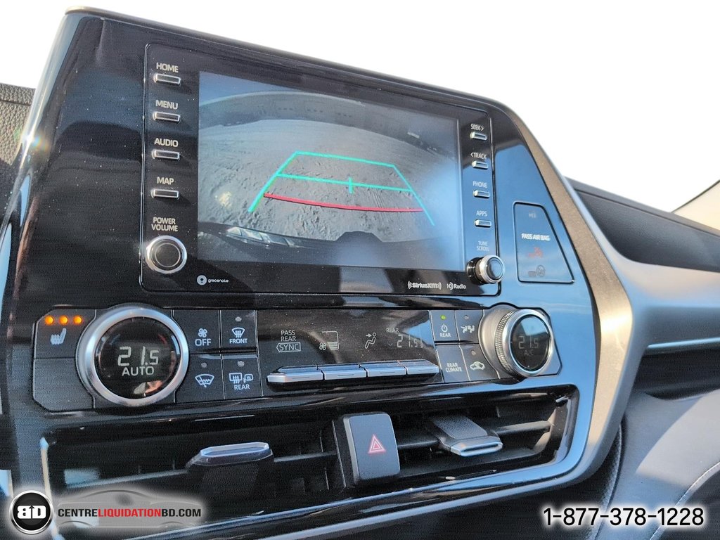 2020 Toyota Highlander XLE 8 PASSAGERS in Granby, Quebec - 23 - w1024h768px