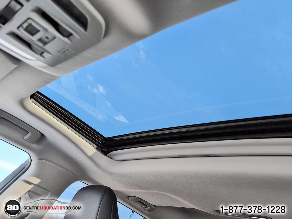 2020 Toyota Highlander XLE 8 PASSAGERS in Granby, Quebec - 22 - w1024h768px