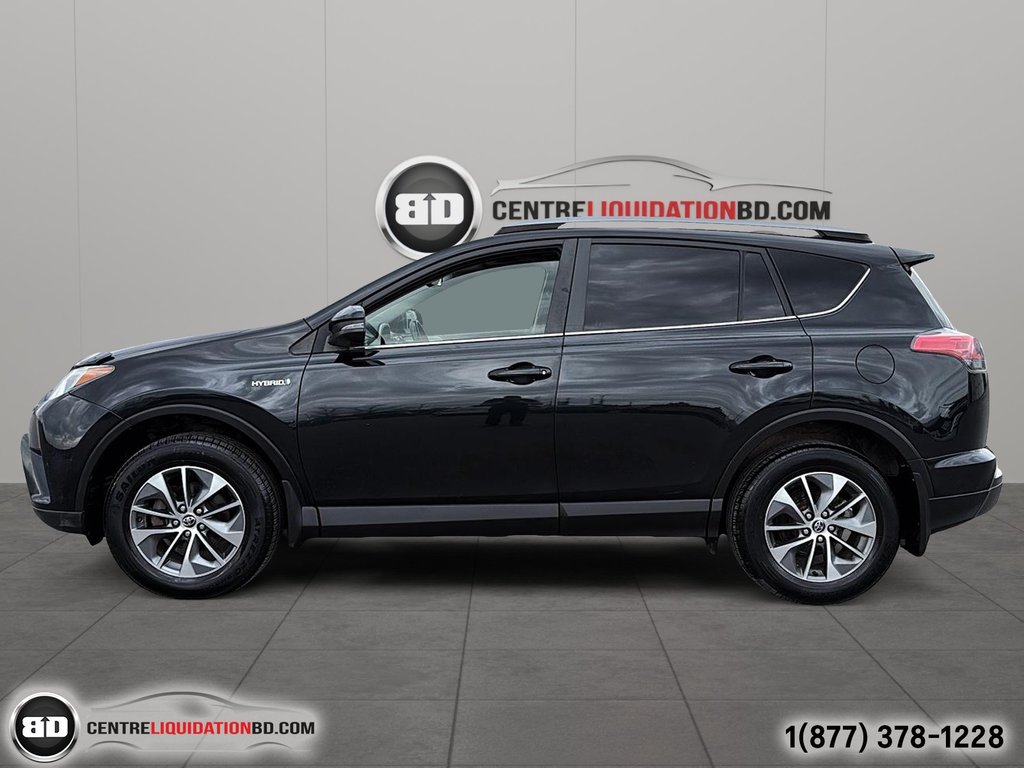 2017 Toyota RAV4 Hybrid XLE AWD TOIT OUVRANT in Granby, Quebec - 9 - w1024h768px