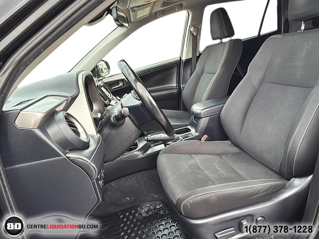 2017 Toyota RAV4 Hybrid XLE AWD TOIT OUVRANT in Granby, Quebec - 13 - w1024h768px