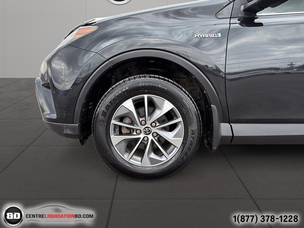 2017 Toyota RAV4 Hybrid XLE AWD TOIT OUVRANT in Granby, Quebec - 12 - w1024h768px