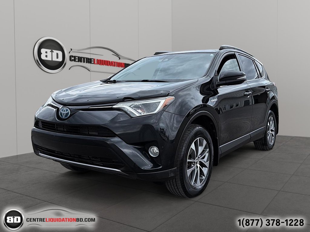 2017 Toyota RAV4 Hybrid XLE AWD TOIT OUVRANT in Granby, Quebec - 1 - w1024h768px