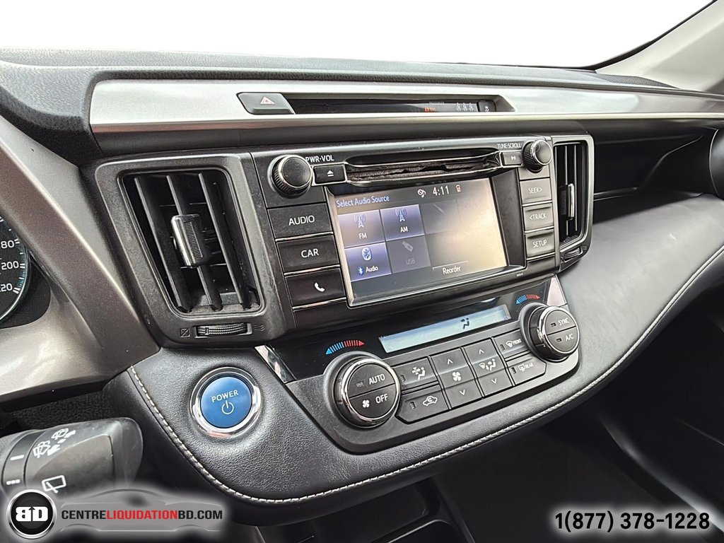 2017 Toyota RAV4 Hybrid XLE AWD TOIT OUVRANT in Granby, Quebec - 20 - w1024h768px