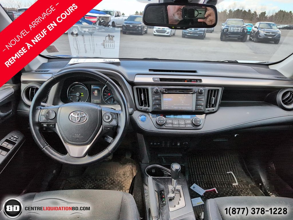 2017 Toyota RAV4 Hybrid XLE AWD TOIT OUVRANT in Granby, Quebec - 8 - w1024h768px