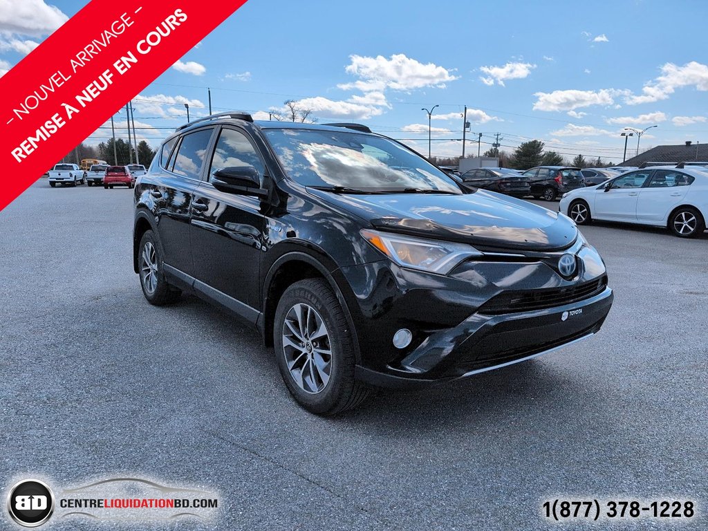 2017 Toyota RAV4 Hybrid XLE AWD TOIT OUVRANT in Granby, Quebec - 2 - w1024h768px