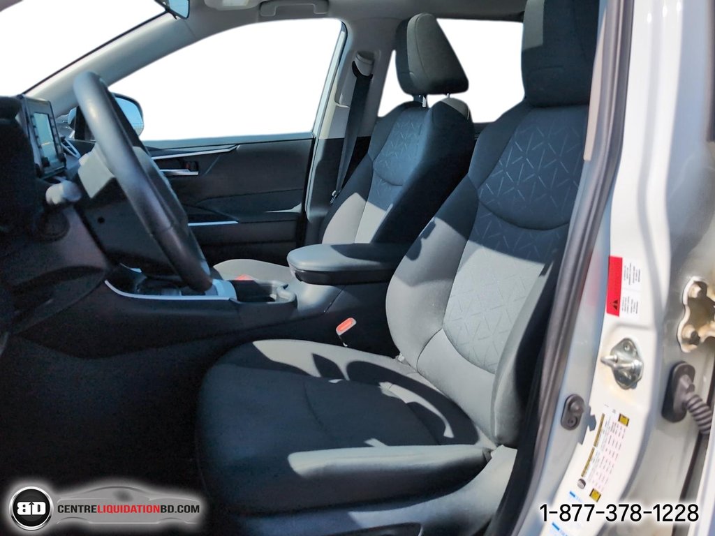 2021 Toyota RAV4 XLE in Granby, Quebec - 11 - w1024h768px