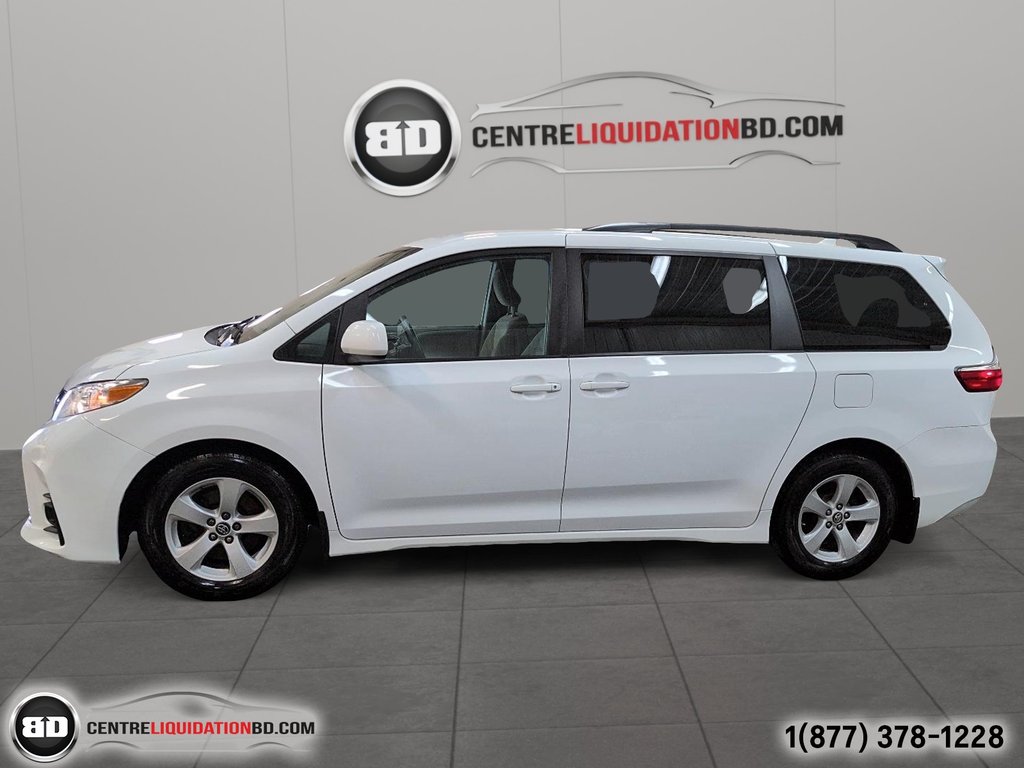 2019 Toyota Sienna LE in Granby, Quebec - 9 - w1024h768px