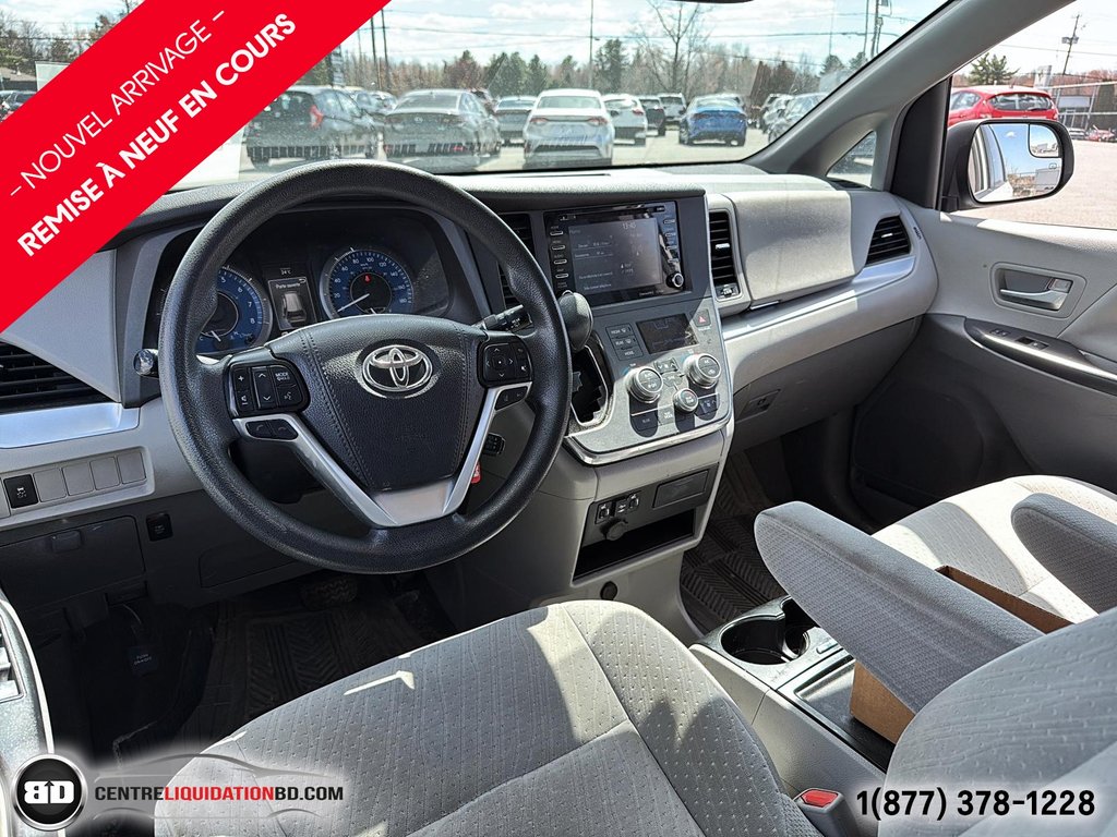 Toyota Sienna LE 2019 à Granby, Québec - 13 - w1024h768px