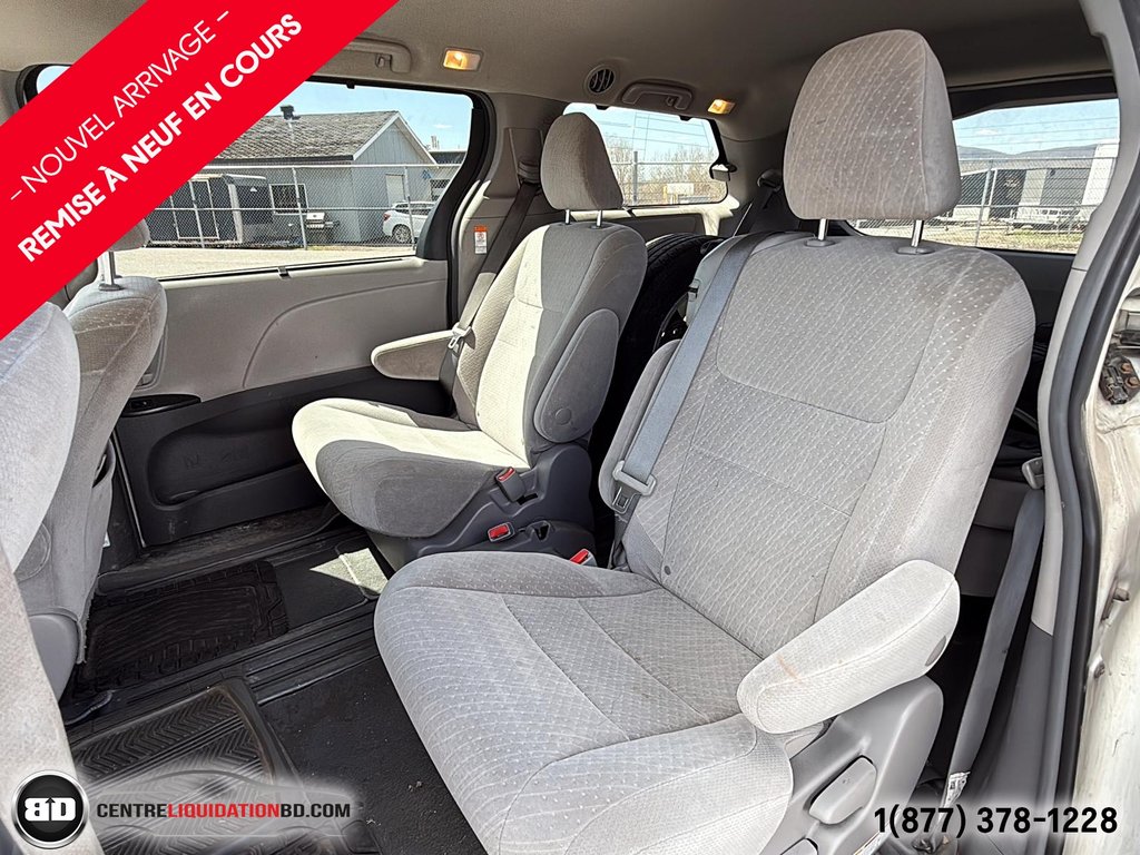 Toyota Sienna LE 2019 à Granby, Québec - 14 - w1024h768px