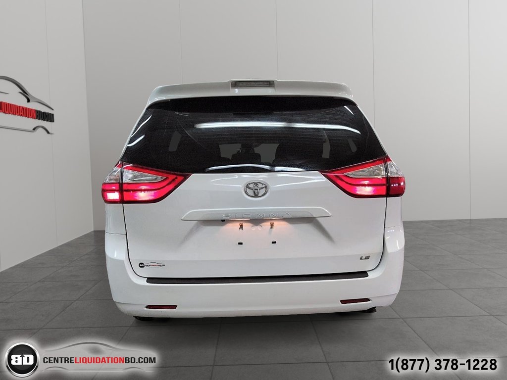 2019 Toyota Sienna LE in Granby, Quebec - 7 - w1024h768px