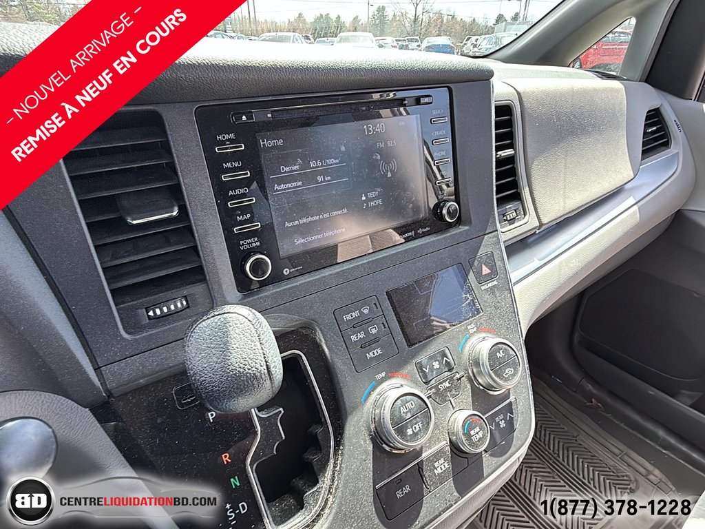Toyota Sienna LE 2019 à Granby, Québec - 16 - w1024h768px